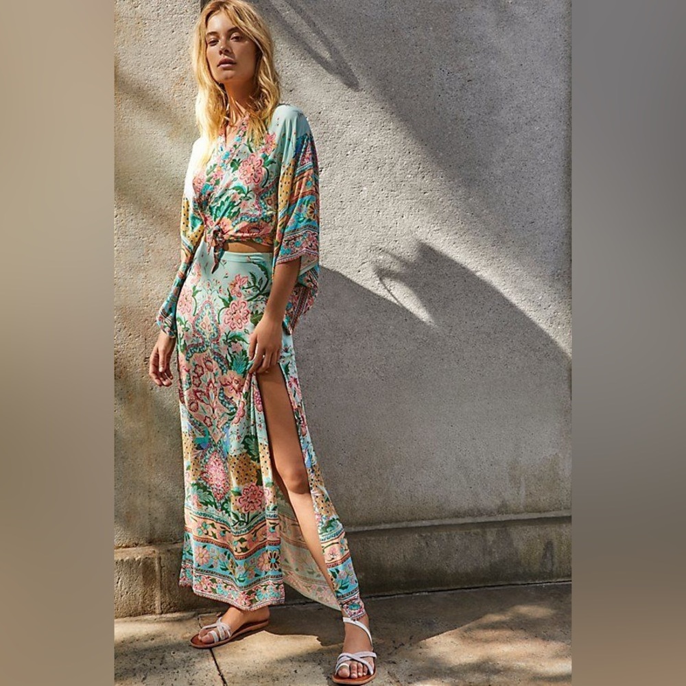 Spell Lotus Cropped Kimono Robe Top - Picture 2 of 10